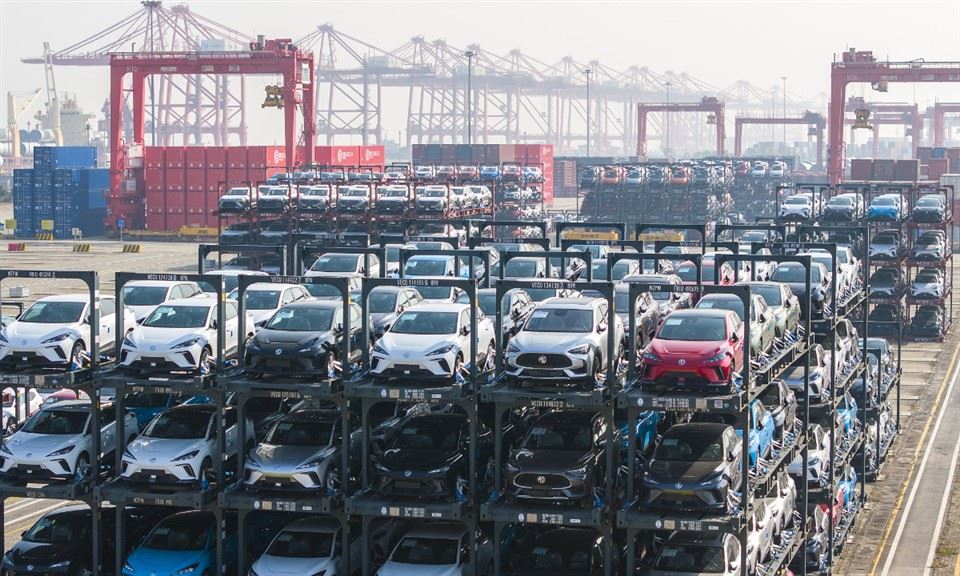 Verzending van gebruikte auto's van China naar Cambodja